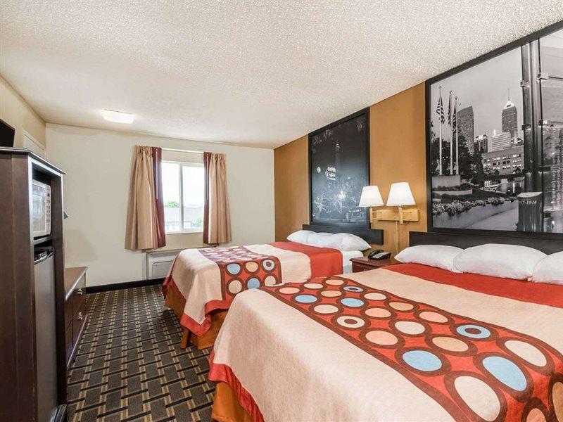 Super 8 By Wyndham Indianapolis/Ne/Castleton Area Otel Dış mekan fotoğraf