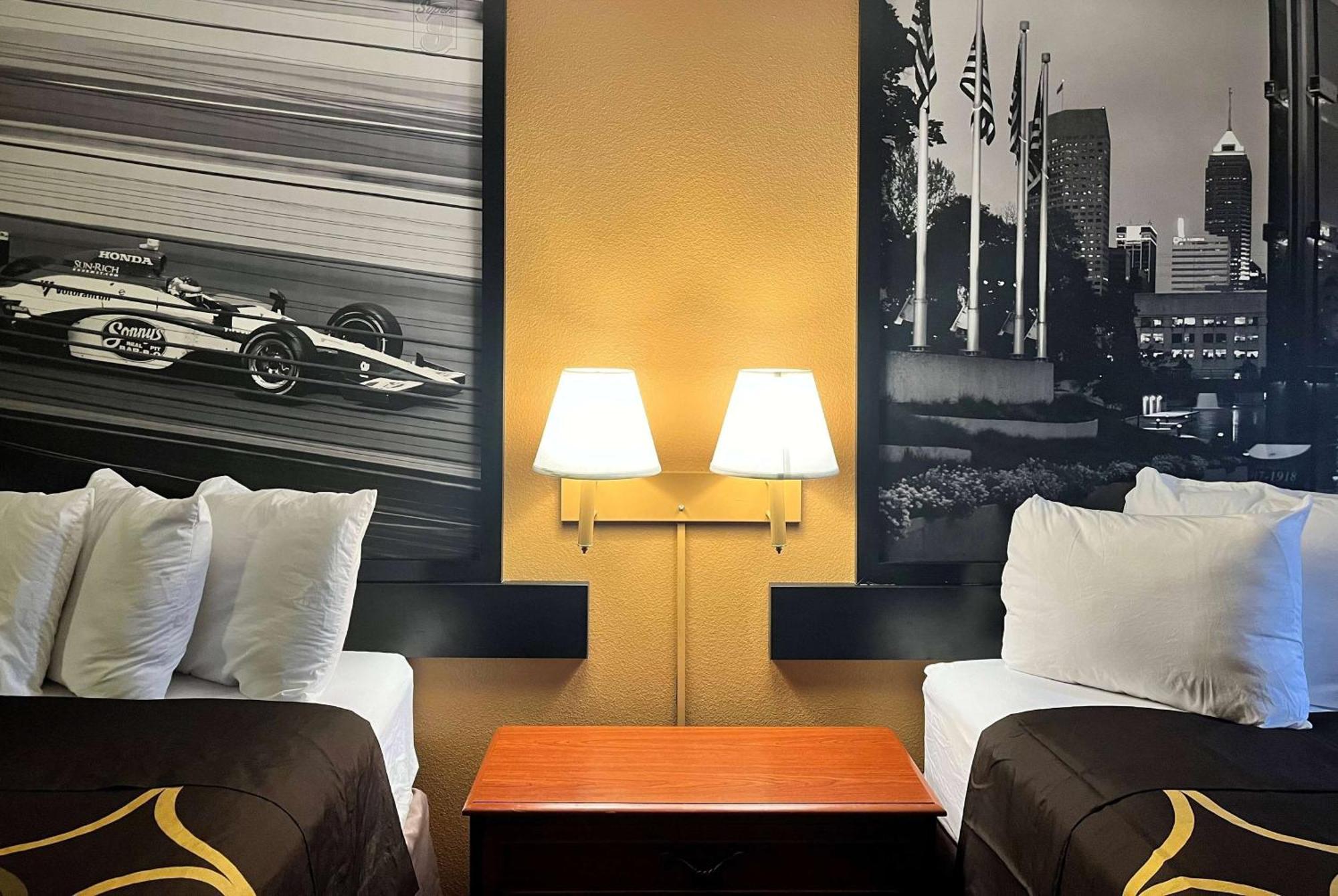 Super 8 By Wyndham Indianapolis/Ne/Castleton Area Otel Dış mekan fotoğraf