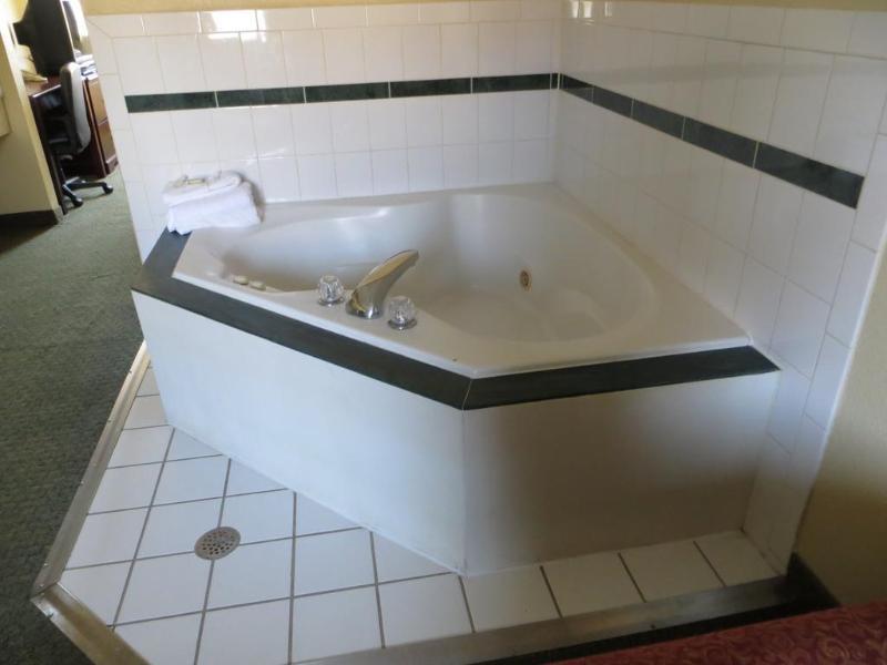 Super 8 By Wyndham Indianapolis/Ne/Castleton Area Otel Dış mekan fotoğraf